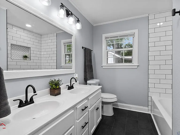 2809 S Broadway Blvd — Photo 13