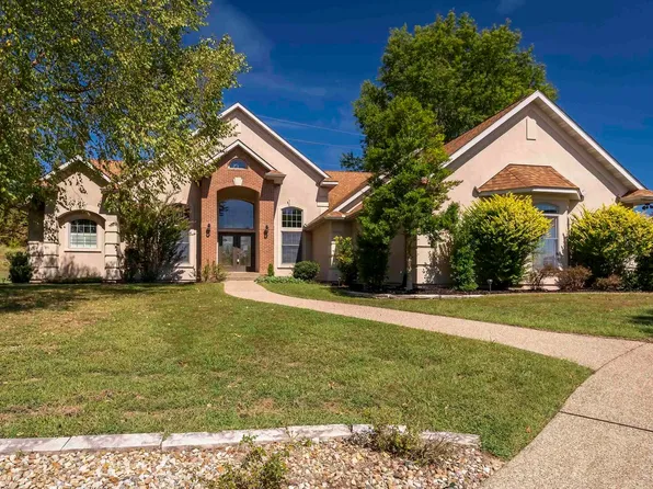 1511 Chart Hills Dr, Marion, IL 62959