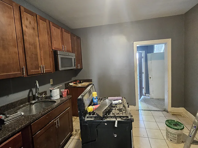 7009 S Perry Ave #1 — Photo 6