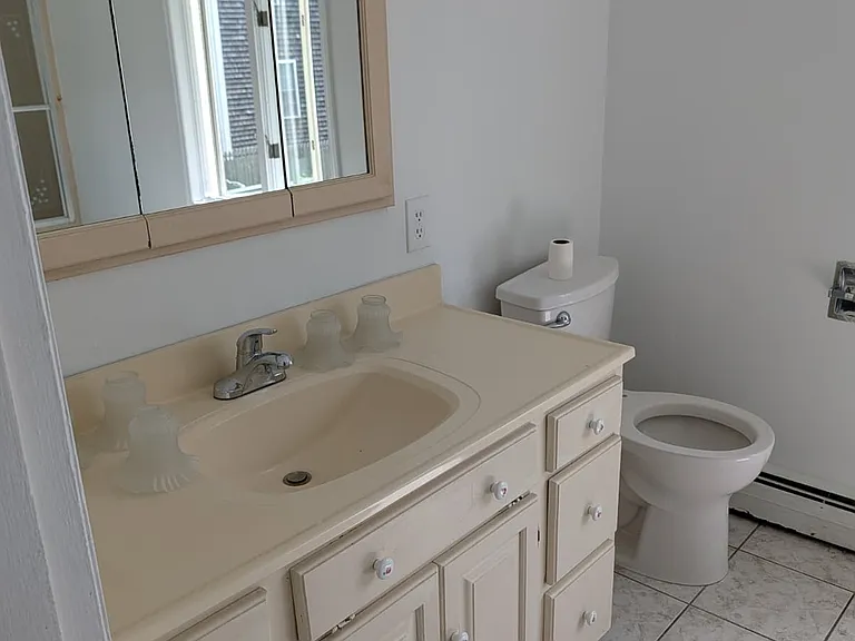 54 Gould St #B — Photo 15