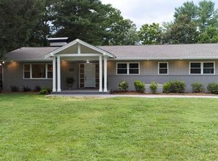 1435 8th St NW, Hickory, NC 28601