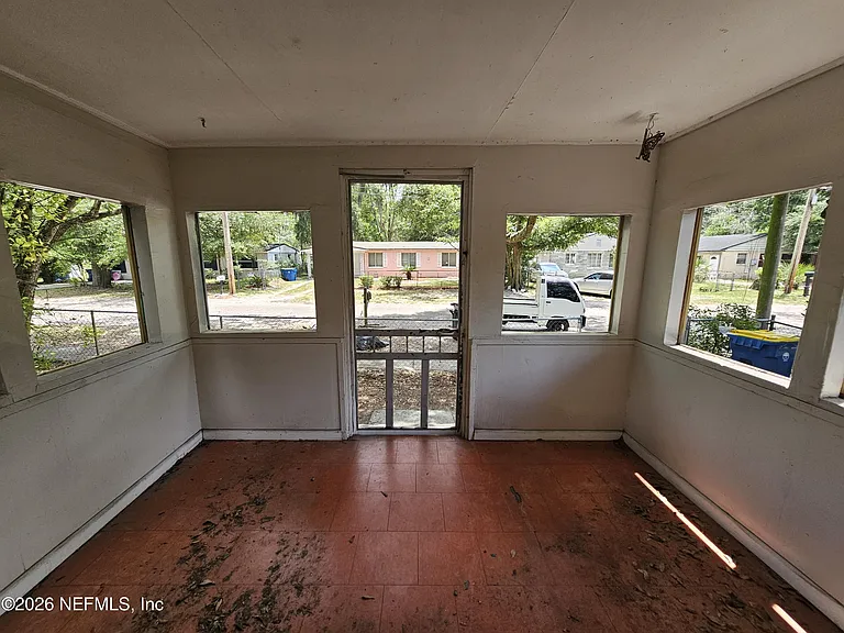 9042 7th Ave — Photo 2