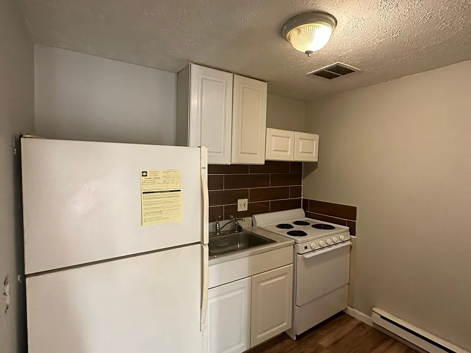 61 Warwick St #6