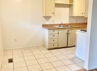 Three Bedroom Gem in Salt Lake City; Clean Town-home Available, Salt Lake City, UT 84115