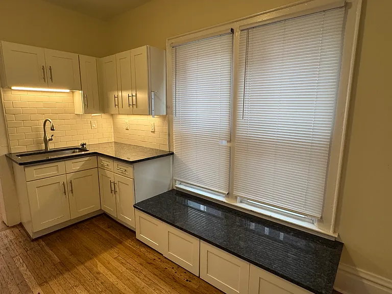113 E Oakland Ave — Photo 6