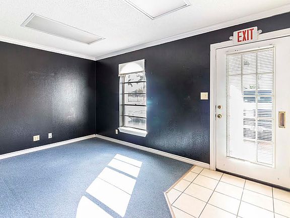 3rd image of 2390 Central Blvd Ste Y