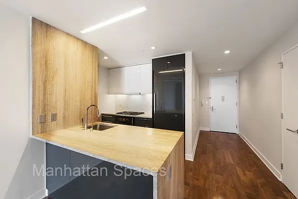 Rented by Manhattan Spaces | media 23