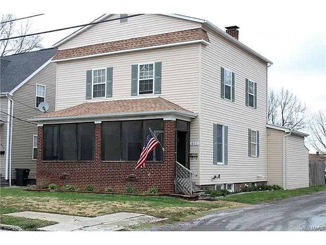 611 State St photo 1