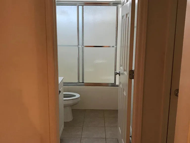 111 Grasmere Ct — Photo 10