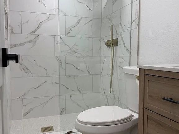 3rd image of 2624 W Tamarisk Ave
