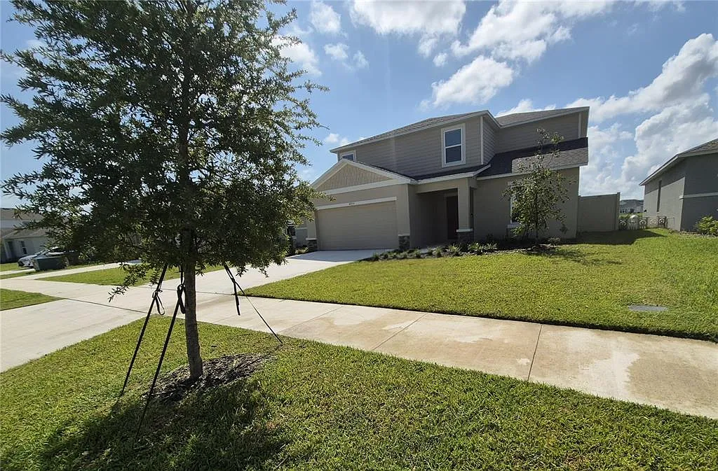 5 bed, 3.0 bath, 2287 sqft, $2,650 — Photo 3
