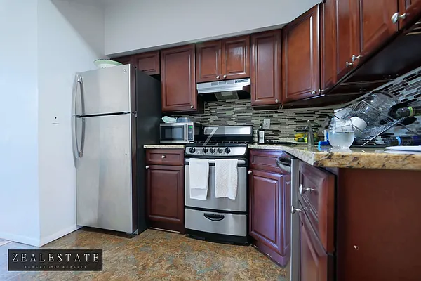 Rented by ZealEstate Group Inc | media 31