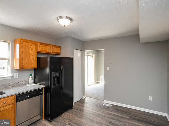 5th image of 10601 Gay Ct
