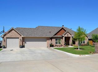 2014 Day Break Ln, Enid, OK 73703