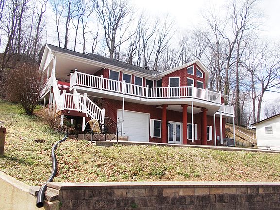 3rd image of 696 Stirling Rd