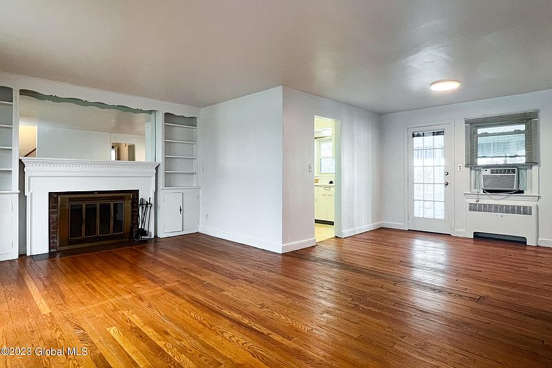 3rd image of 28 Hopewell Street