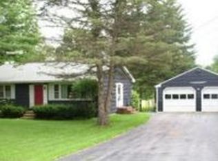 17 Myrlte St, Manchester, ME 04351