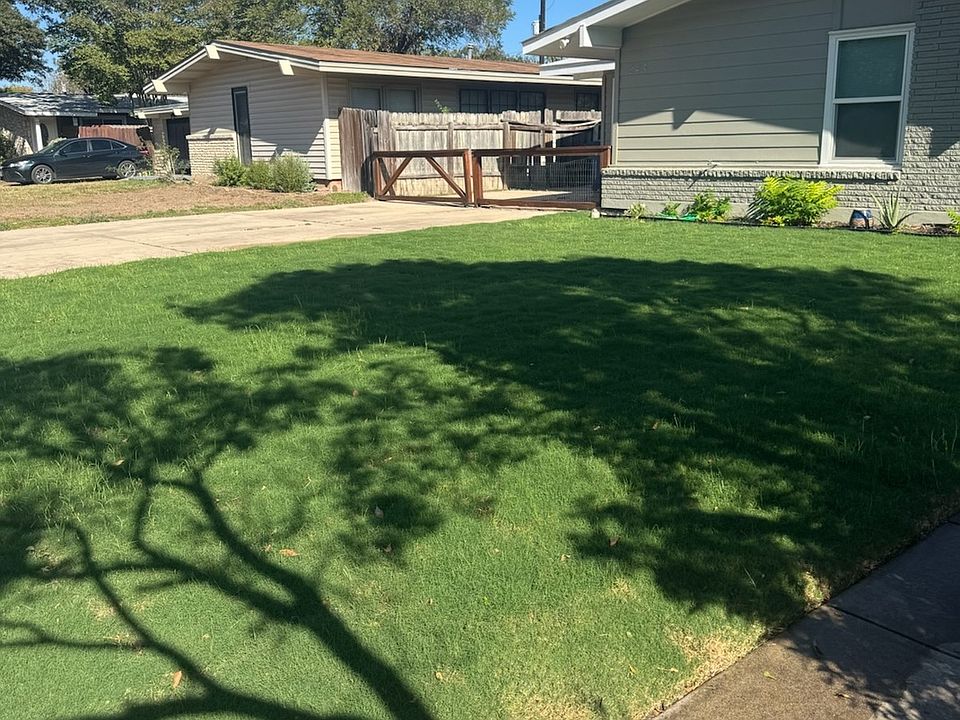 1st image of 243 EASTLEY DR