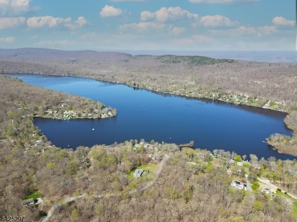 56 Plumer Rd, Frankford Twp., NJ 07826