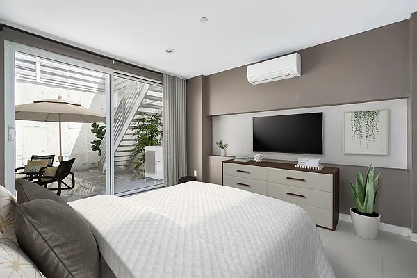 Sold by Avenue Sotheby's International Realty | media 9