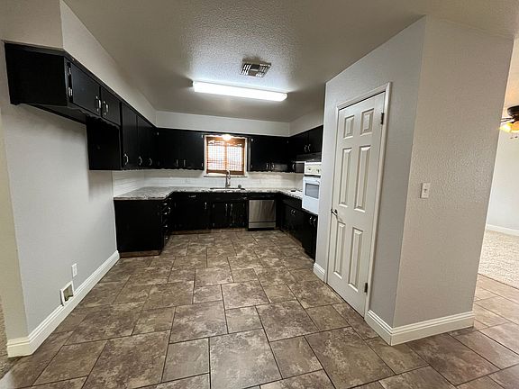 4th image of 2040 Linda Vista Ave