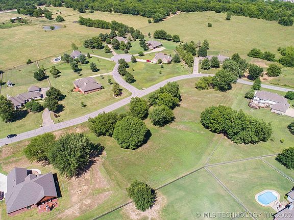 3rd image of Rose Glen Blvd