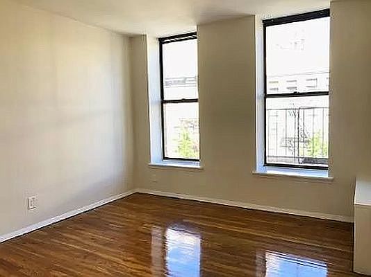 2nd image of 951 Amsterdam Ave APT 3C