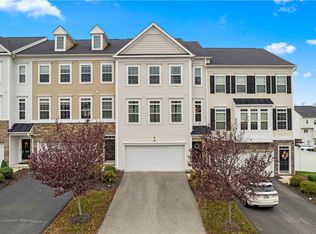 3 Roosevelt Dr, Mc Kees Rocks, PA 15136