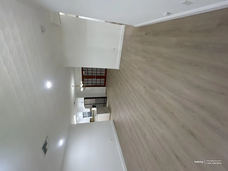 3050 NE 9th Ter #SINGLE FAMILY — Photo 12