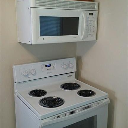 4th image of 813-815 Winston Dr #815