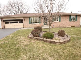186 Spring Tree Ln, Rochester, NY 14612