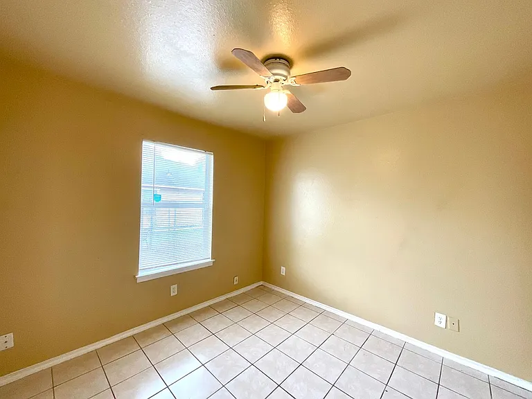 422 Amires Pl — Photo 19