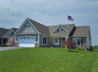 68 Colten Ct, Webster, NY 14580