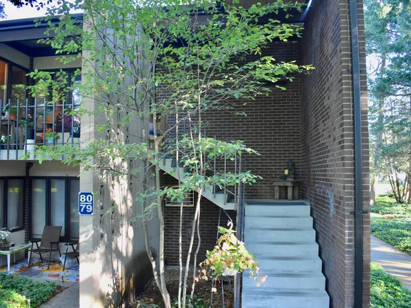 704 S Beacon Blvd APT 80, Grand Haven, MI 49417