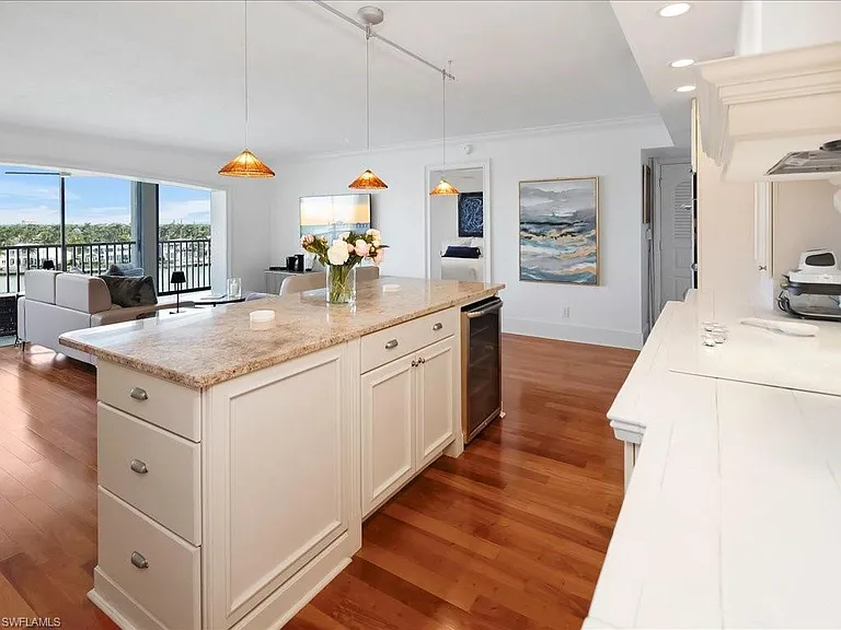 2750 Gulf Shore Blvd N #602 — Photo 14