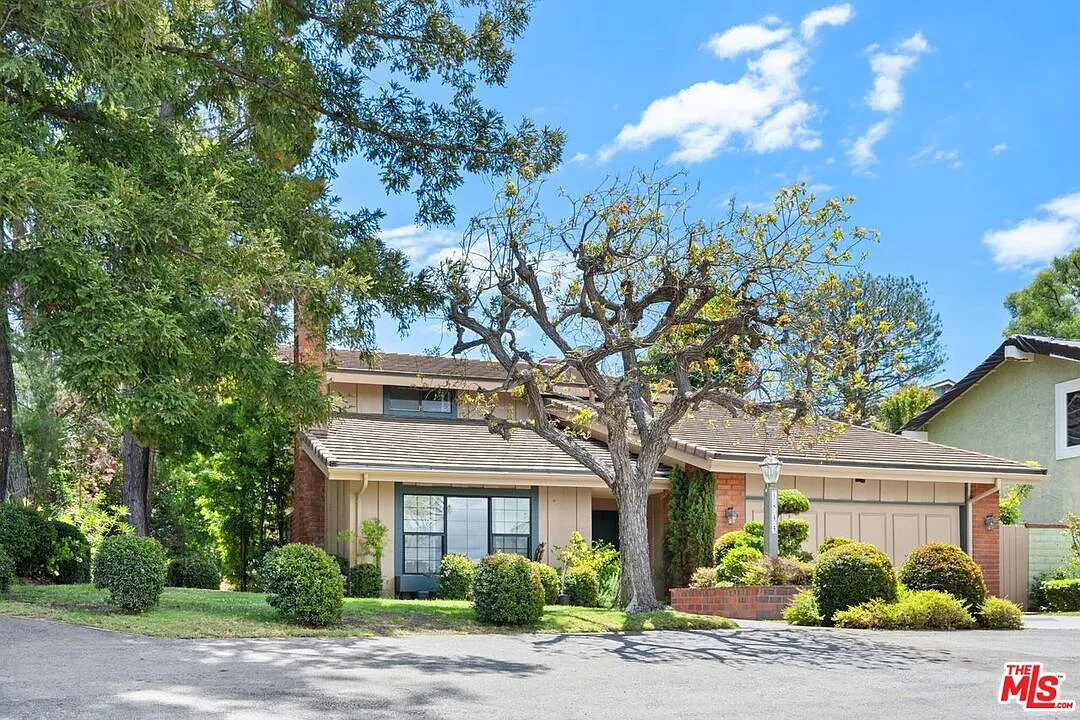 4 bed, 3.0 bath, 2644 sqft, $9,000 — Photo 1