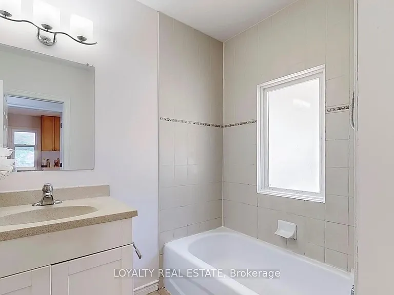4 McMurchy Ave S #1 — Photo 16