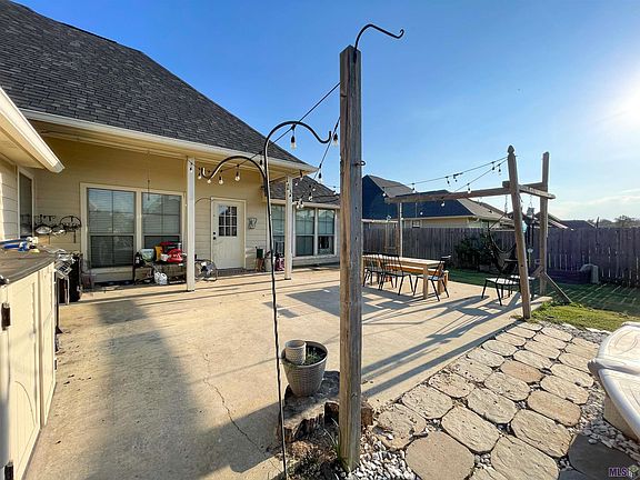 4th image of 15073 Cross Gate Dr