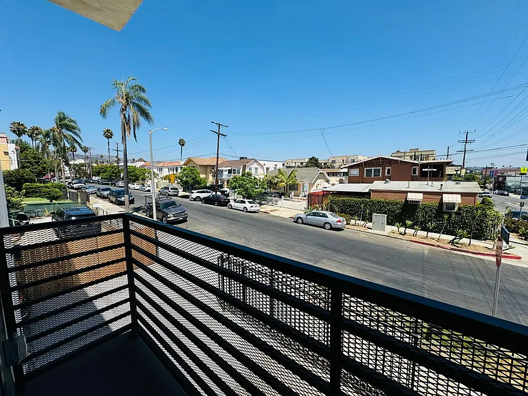 5231 1/2 W Fountain Ave — Photo 15