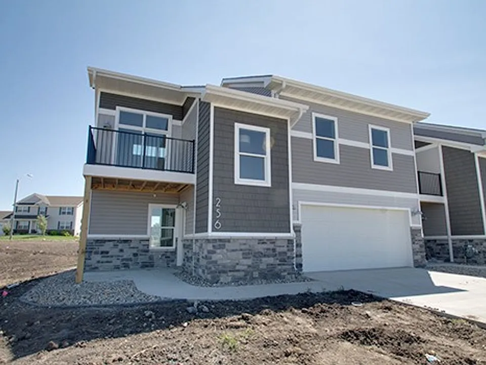 260 SE Waco Pl