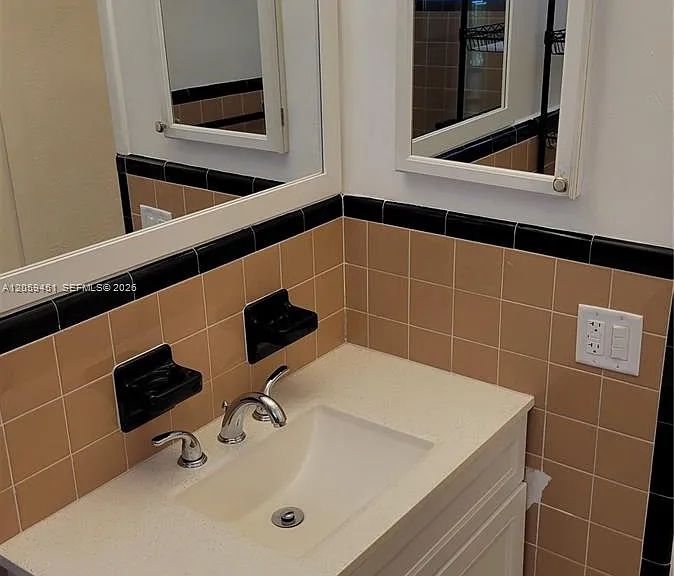 659 Meridian Ave #14 — Photo 15