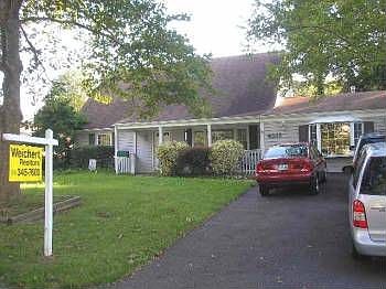 2nd image of 4512 Oaklyn Ln