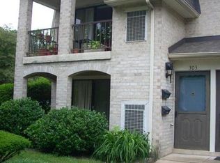 303 Valleybrook Dr, Lancaster, PA 17601