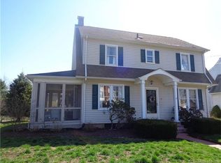 15 Lancaster Rd, Manchester, CT 06040