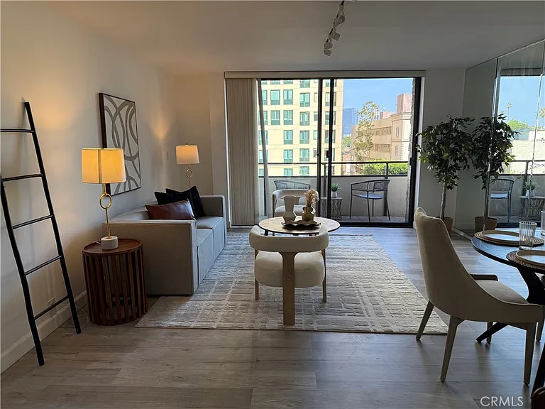 10535 Wilshire Blvd #612 — Photo 12