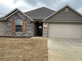 591 Coconut Ln, Centerton, AR 72719