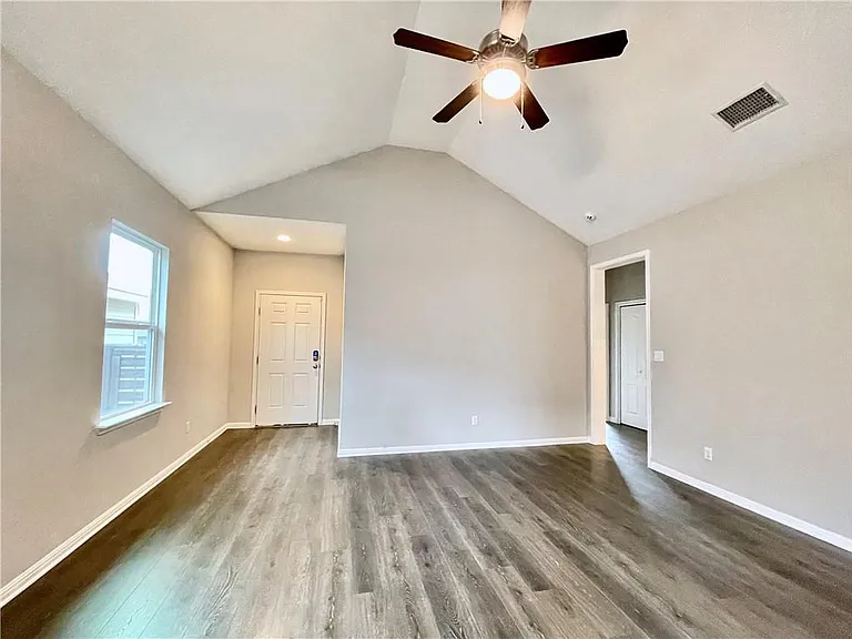 710 Coconut Grove St — Photo 8