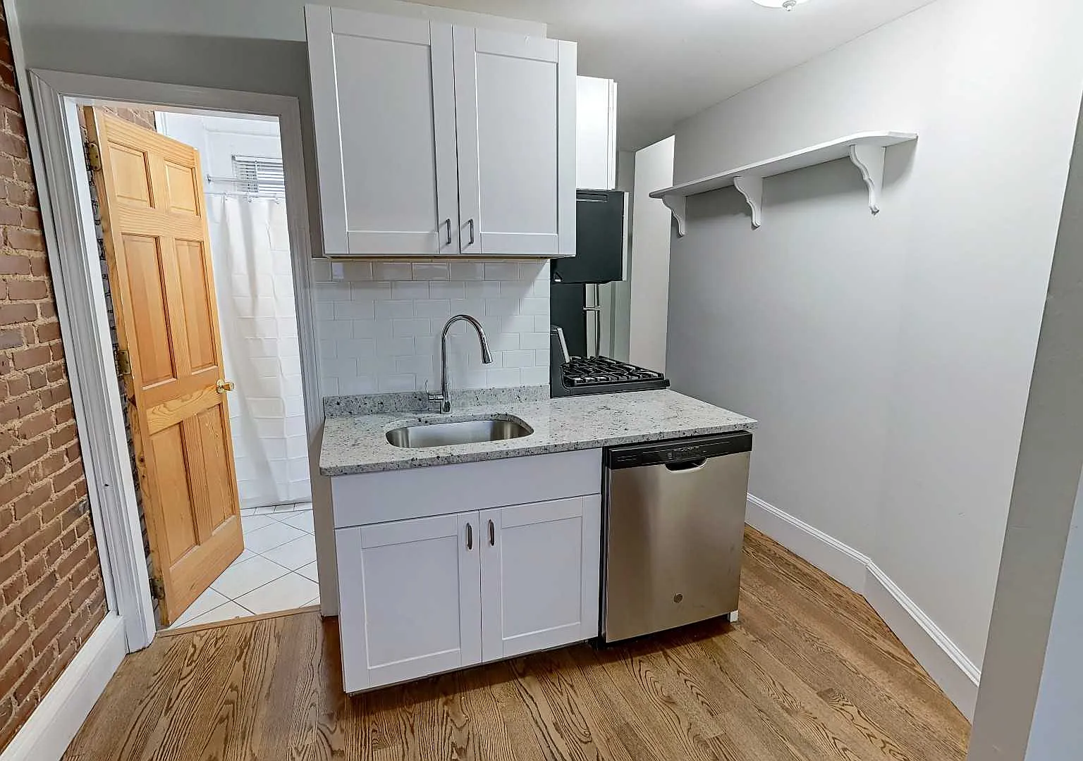 3 bed, $3,695 — Photo 4