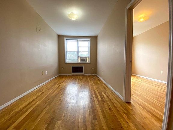4th image of 29-11 Ditmars Blvd #2A