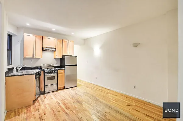 Rented by Bond New York | media 17